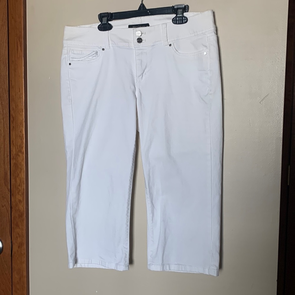 White pedal pushers